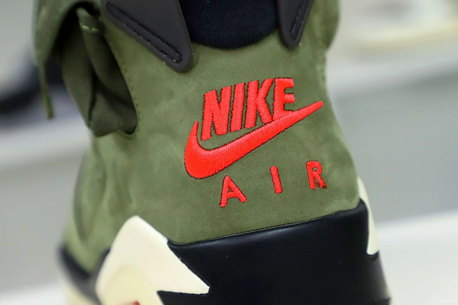 X RETRO SCOTT AIR JORDAN 'OLIVE' TRAVIS 6 0901